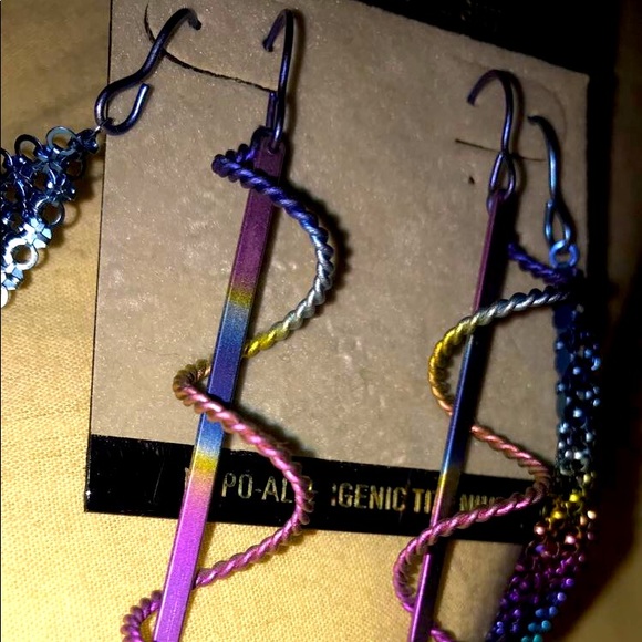 Titanium earrings - Picture 6 of 7